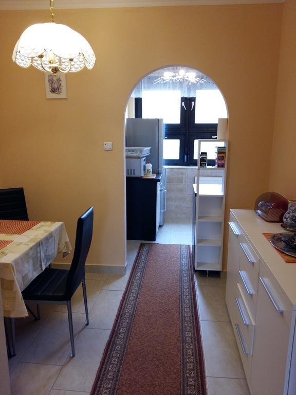 City Centre Apartment Győr Exteriör bild